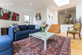 Host & Stay - Overhill House